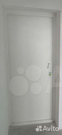 Дверь входная деревянная с коробкой