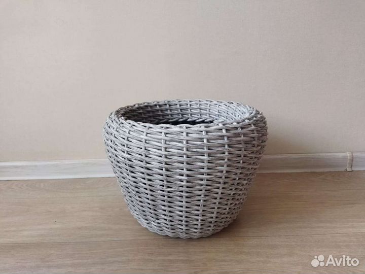 Кашпо для цветов напольное