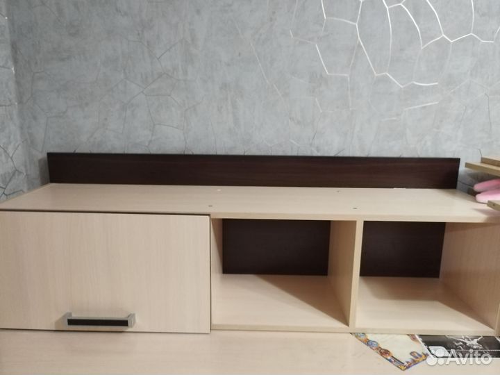 Письменный стол и полка