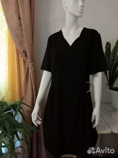 Лаконичное чёрное платье, 48