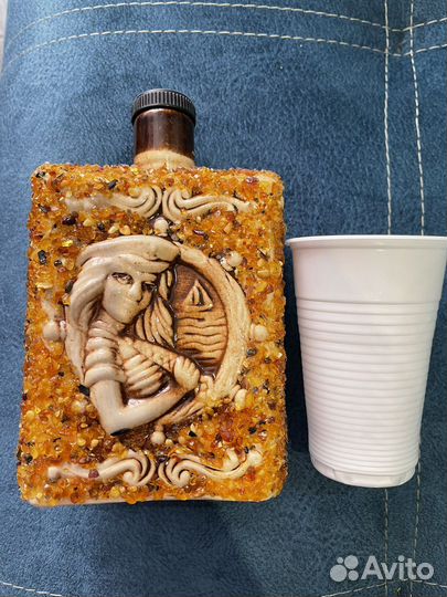 Янтарная фляжка