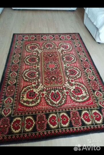 Продается шерстяной ковёр в отличном состоянии вис