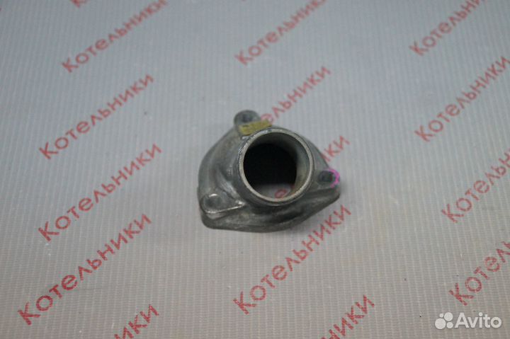 Nissan 13049-53J00 Крышка термостата