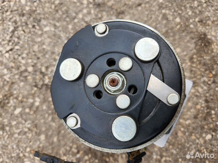 Компрессор кондиционера Peugeot 308 EP6 2011