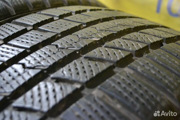 Kumho WinterCraft KW27 235/45 R19