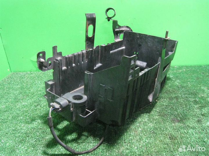 Площадка под акб Opel Astra J 2010