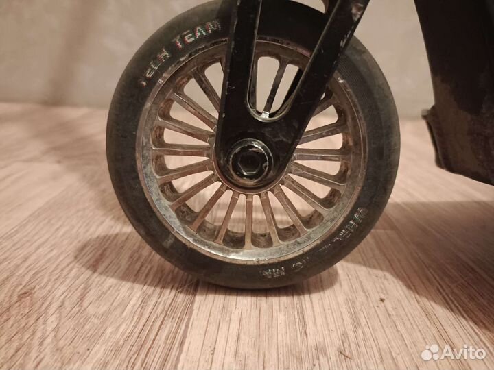 Трюковой самокат TechTeam glitch