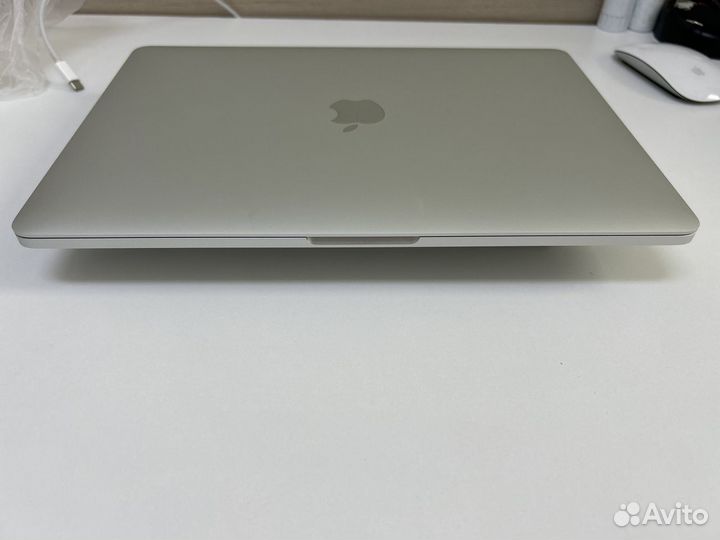 Macbook pro 13 2020 m1