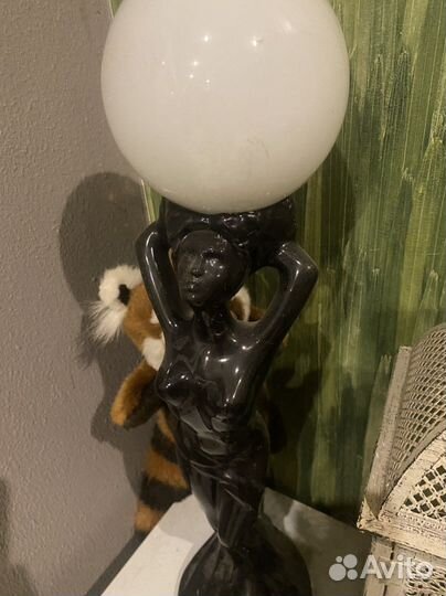 Лампа настольная