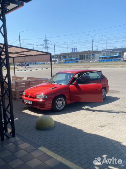 Opel Astra 2.0 МТ, 1992, 200 000 км