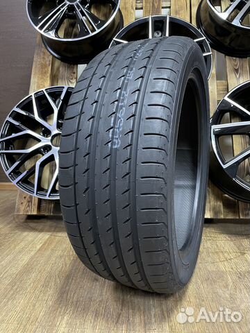 Yokohama Advan Sport V105S 235/40 R19 96Y