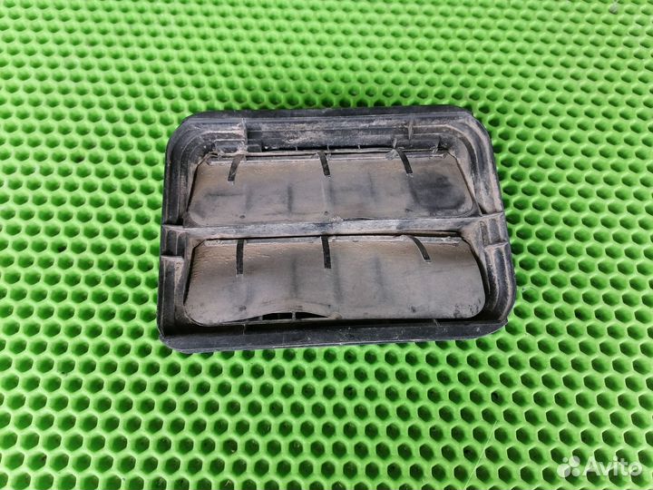 Решётка вентиляции Рено Лагуна 2