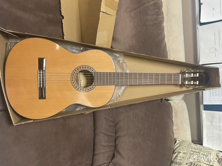 Легендарная,классическая гитара