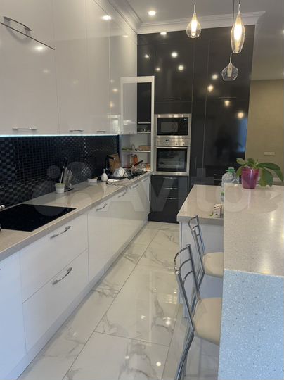 Дом 360 м² на участке 5 сот.