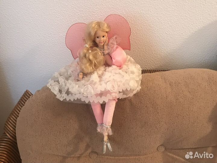 Фея. Музыкальная фарфоровая кукла