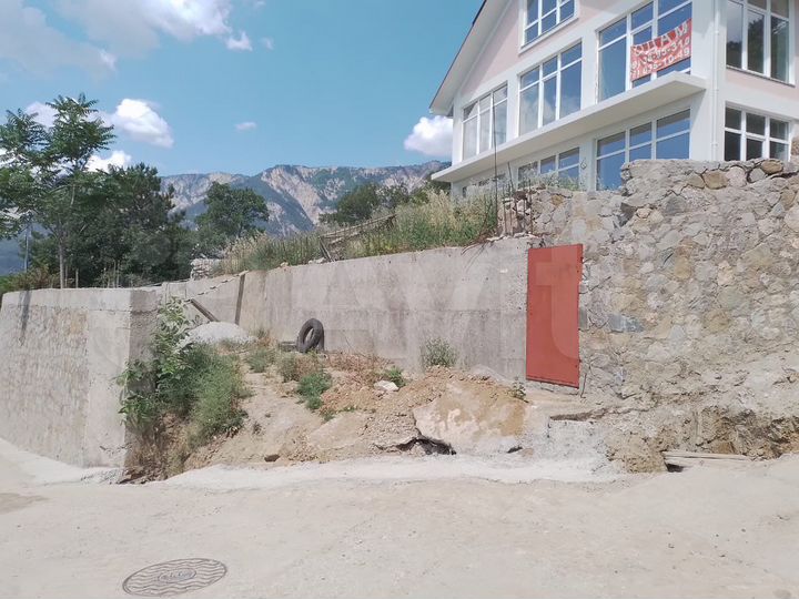 Дом 298 м² на участке 6 сот.