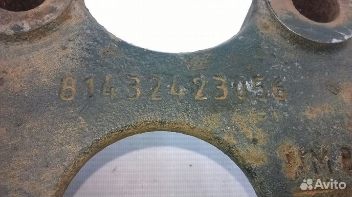 Кронштейн стабилизатора, ведущего моста, правый ни