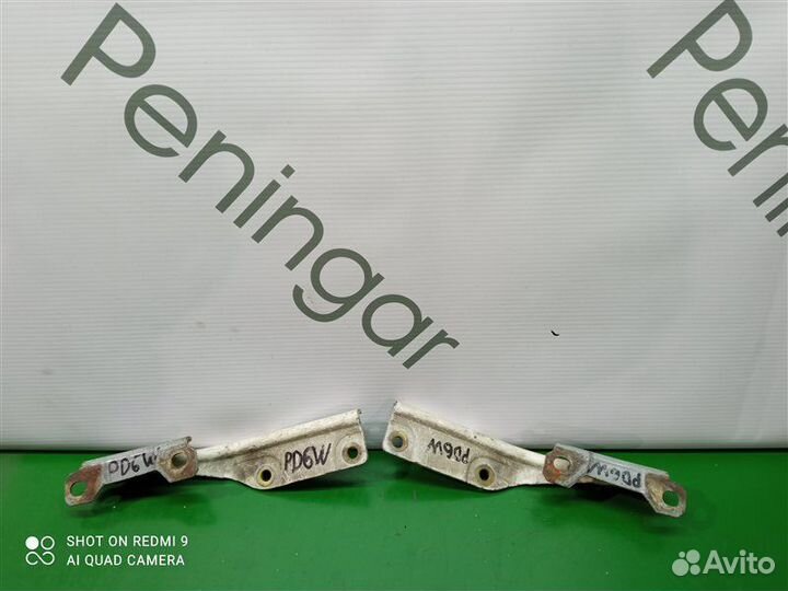 Петля капота Mitsubishi Delica PD6W