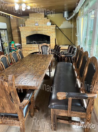 Стол и стулья