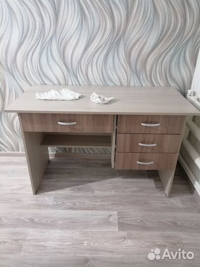 Стол письменный Сити