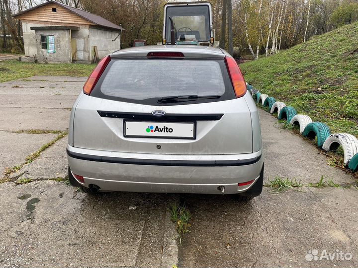 Ford Focus 1.6 МТ, 2003, битый, 199 000 км