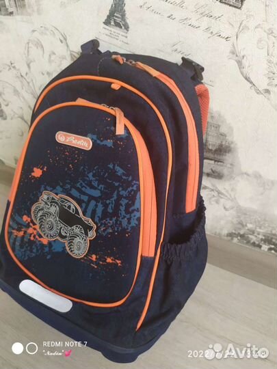 Школьный рюкзак с ортопедической спинкой