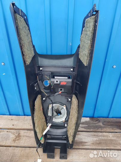 Передняя консоль МКПП Mitsubishi lancer 9