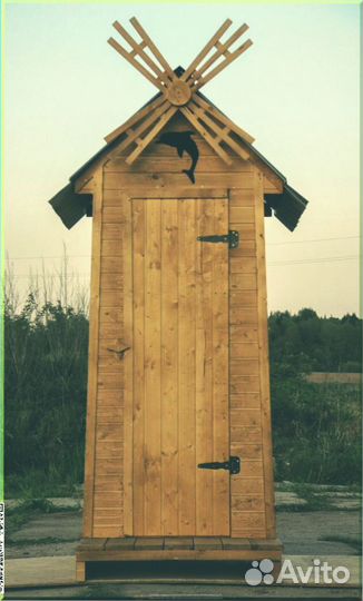 Дачный туалет с дельфином XOB