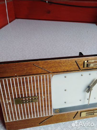 Часы настольные СССР янтарь