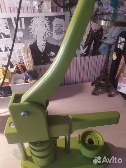 Аппарат для значков