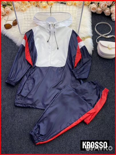 Спортивный костюм женский новый плащевка