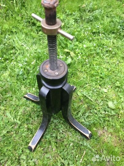 Ножка стула вращающаяся старинная