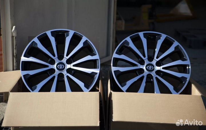 Диски литые V-4BMF R18 6*139.7 на Toyota Prado