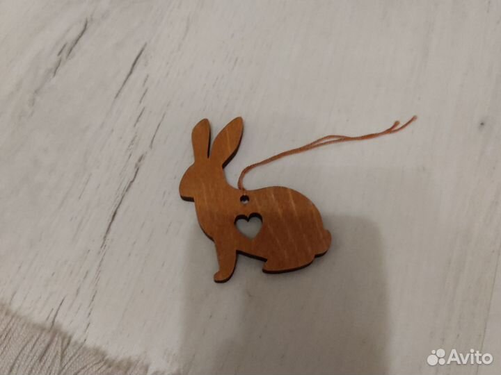 Зайчик деревянный на верёвке