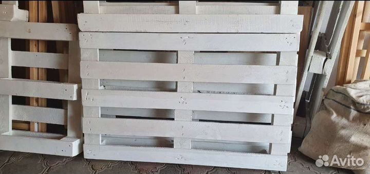 Мебель из поддонов -витрина