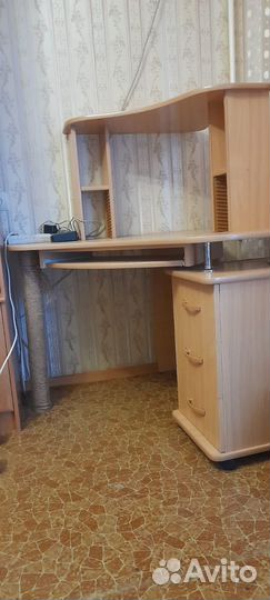 Компьютерный стол