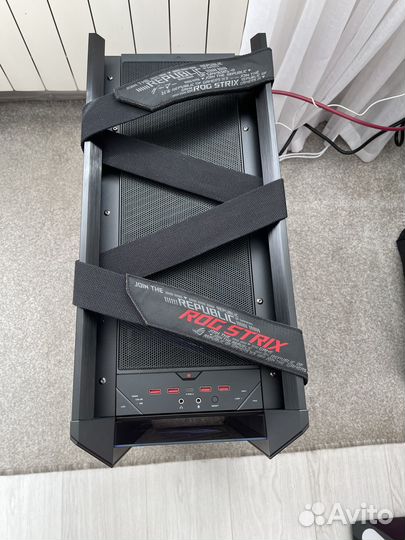 Мощный игровой компьютер Asus ROG Strix Helios