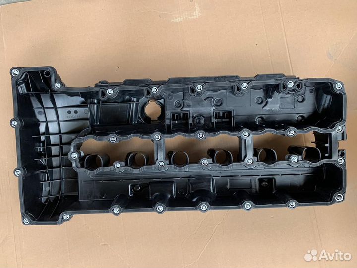 Клапанная крышка на BMW 3-Series, E90