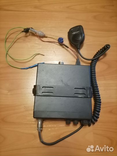 Автомобильная рация с антенной