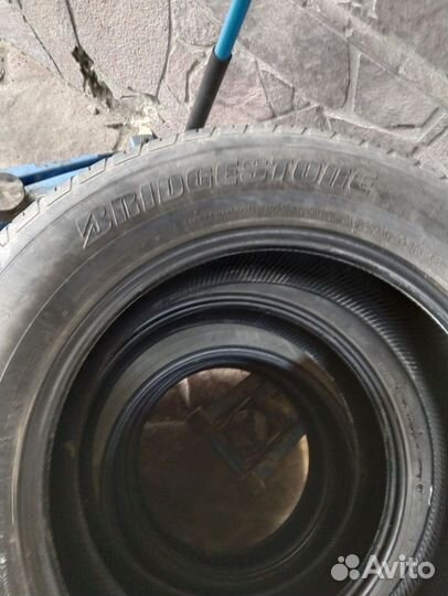 Bridgestone Dueler H/T 687 225/65 R17 101H