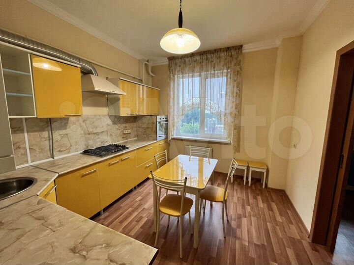 2-к. квартира, 68,6 м², 4/10 эт.