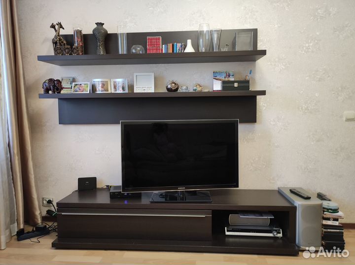 Тумба под телевизор и полки деревянные