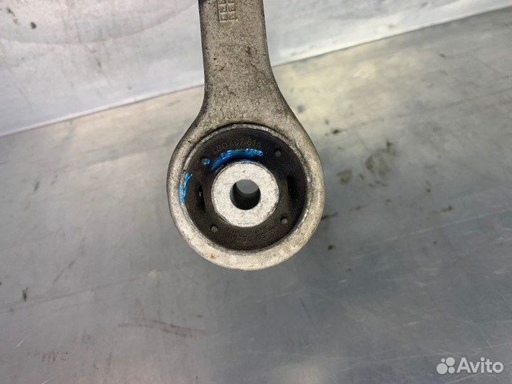 Кулак поворотный передний правый Audi A4 B6