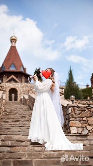 Свадебное платье со шлейфом