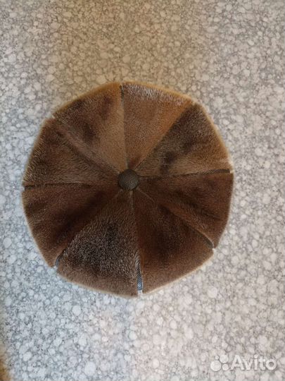 Женская шапка из нерки с синтепоном