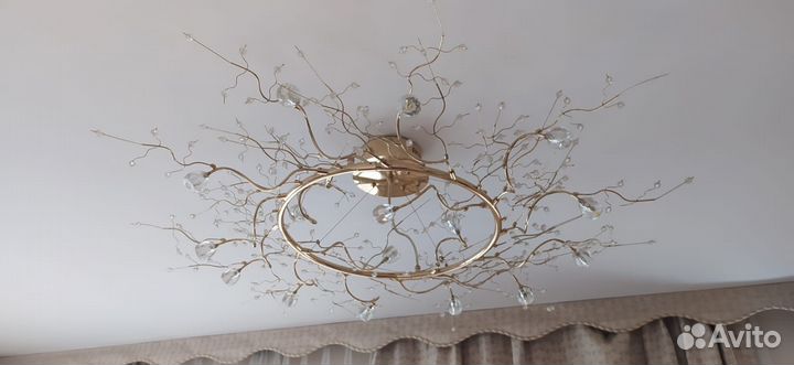 Продам люстру