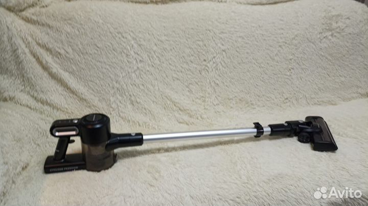 Вертикальный беспроводной пылесос Swiss Diamond