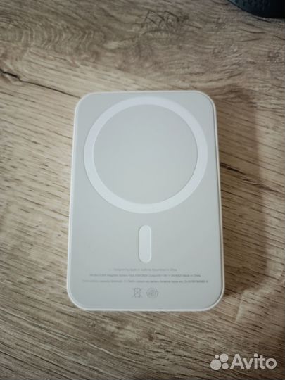 Внешний аккумулятор MagSafe Apple