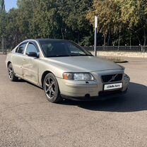 Volvo S60 2.4 AT, 2004, битый, 250 000 км, с пробегом, цена 320 000 руб.