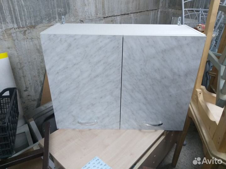 Шкаф навесной кухонный с полкой